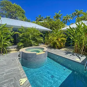 Majesty Palm Hotel